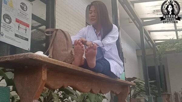 Spying On Asian Feet on girlsasian.one