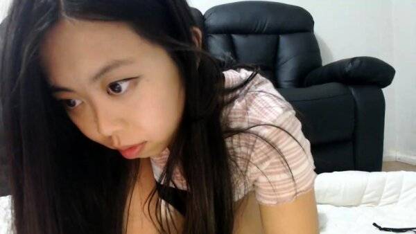 Webcam Asian Free Amateur Porn Video on girlsasian.one