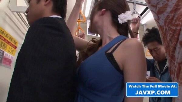 Hot Babe Asian Babe On The Bus - Japan on girlsasian.one