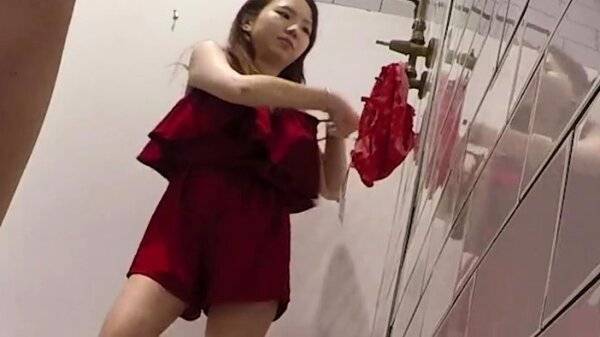 Amateur asian masturbates on girlsasian.one