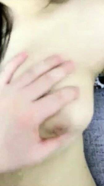 Korean wife on couch Amateur Asian Japanese Korean Webcams - Japan - North Korea on girlsasian.one