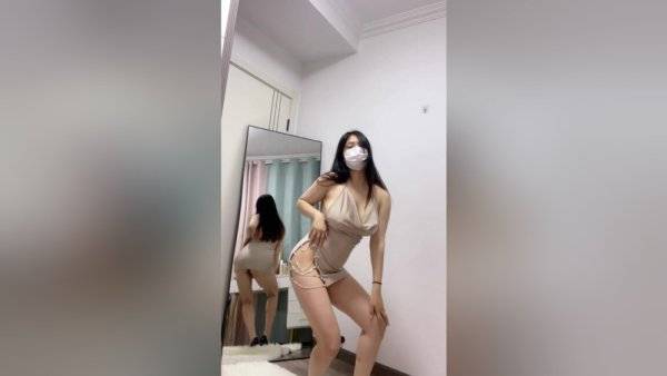 Asian Girl With Big Boobs Dancing - China on girlsasian.one